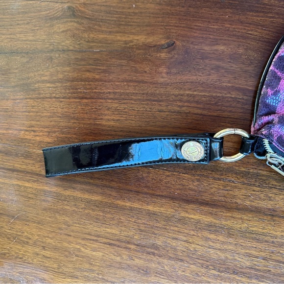 Women’s Bestyville Wristlet Pink & Black - Picture 4 of 11